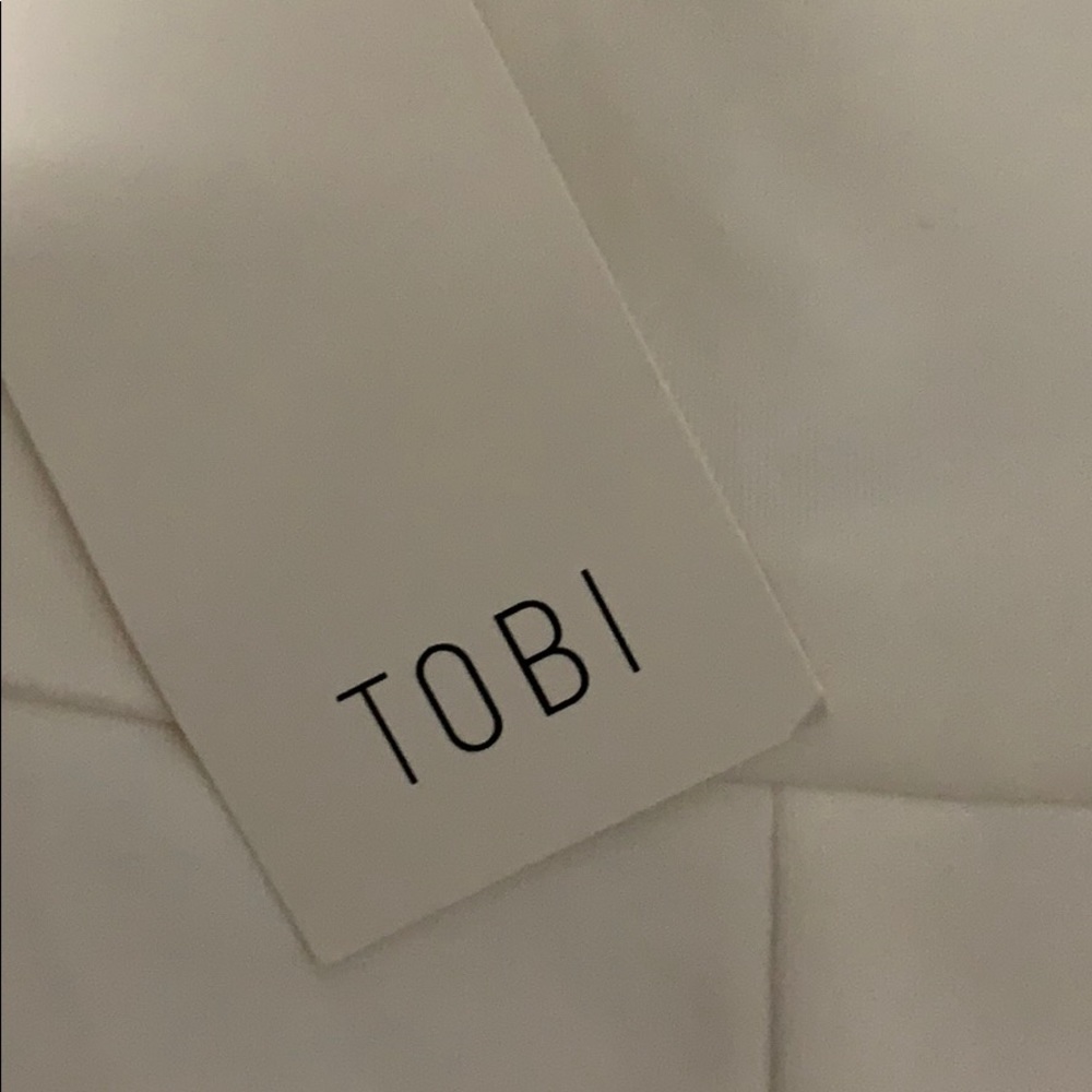 Tobi - Picture 3 of 4